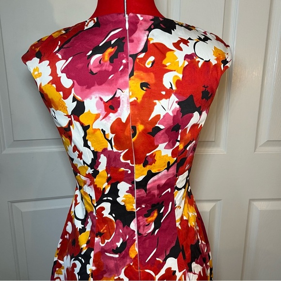 David Meister Fit & Flare Midi Dress. Floral, Bow Accent, Heavy Fabric - Picture 6 of 9